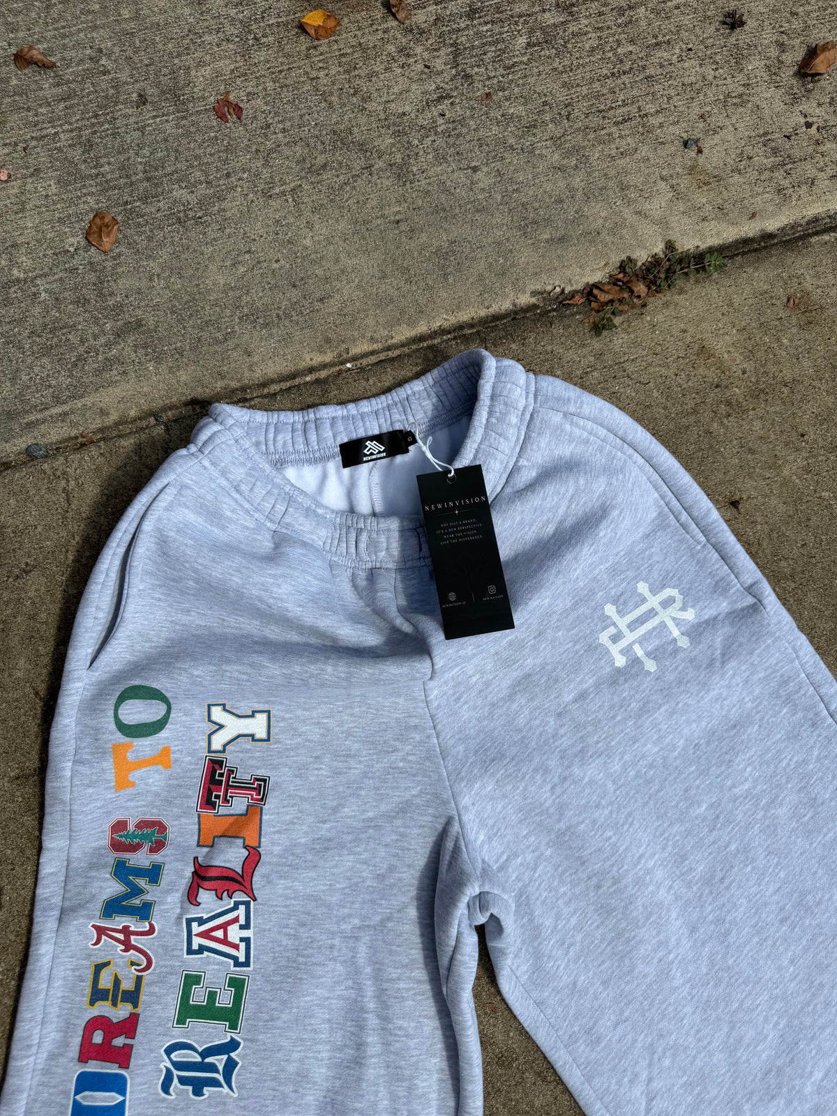 "Dreams to Reality" Three-quarter Sweatpants