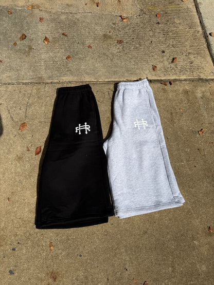 "Dreams to Reality" Three-quarter Sweatpants