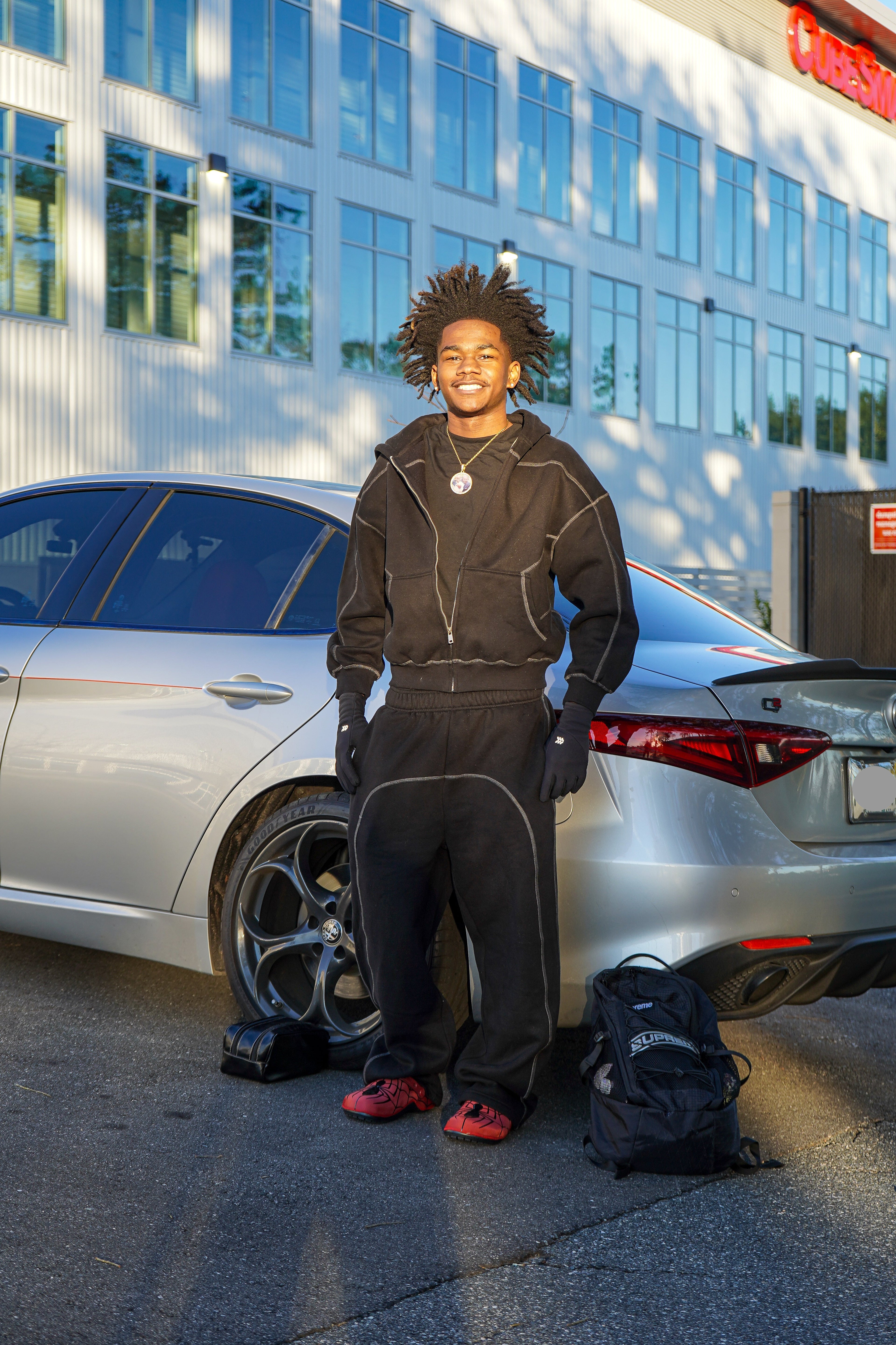 Contrast-Stitched Boxy Fleece Zip Hoodie